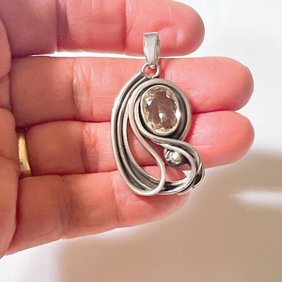 Vintage Sterling Silver Gemstone Oval Pendant With Intricate Swirl Design - Picture 3 of 7